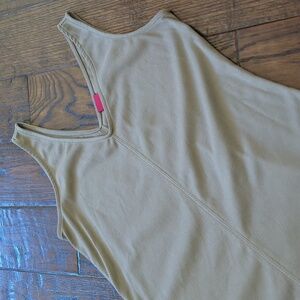 G.I.L.I. got it love it I Gray Tan V-Neck Sleeveless Tank Top Shirt, M